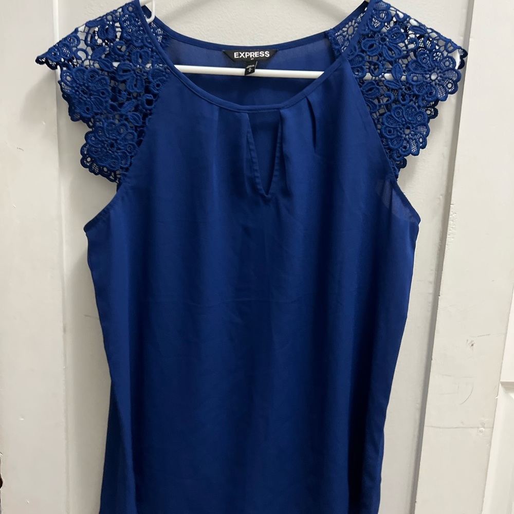 Express lace sleeve top